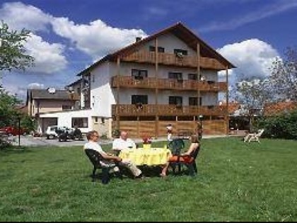 Foto: Gr&amp;uuml;ner Baum